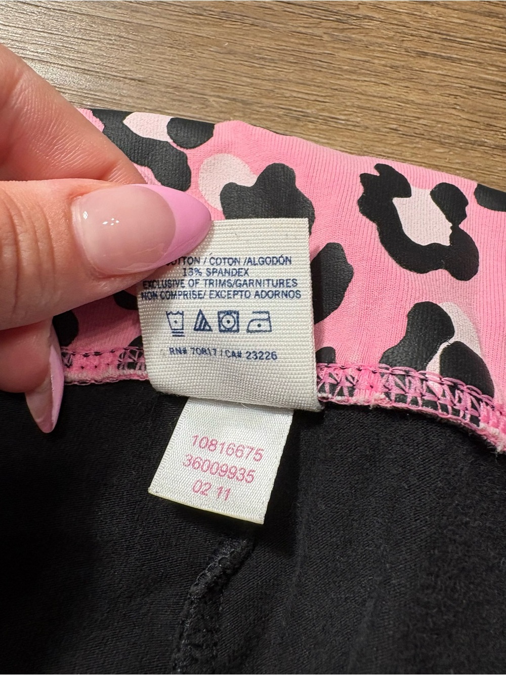 Y2K 2011 Victoria’s Secret Pink Leopard Print Rhinestone Foldover Yoga Pants - Picture 8 of 8